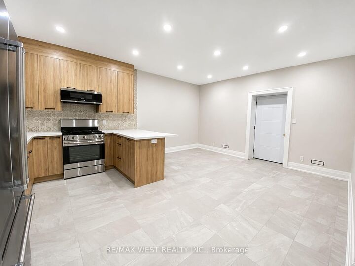 Property Photo: 58 Aura Lea Boulevard Basement ON M9M 1K5
