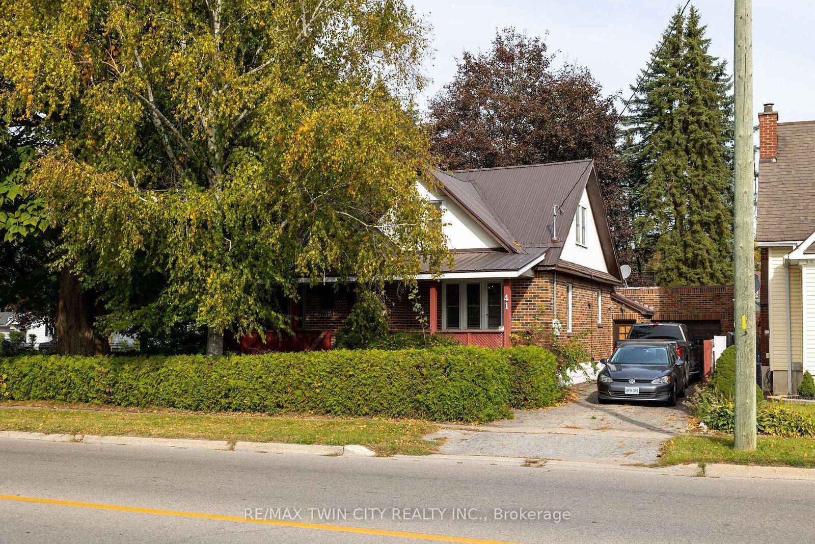 Property Photo:  41 Church Street E  ON N4B 1T5 