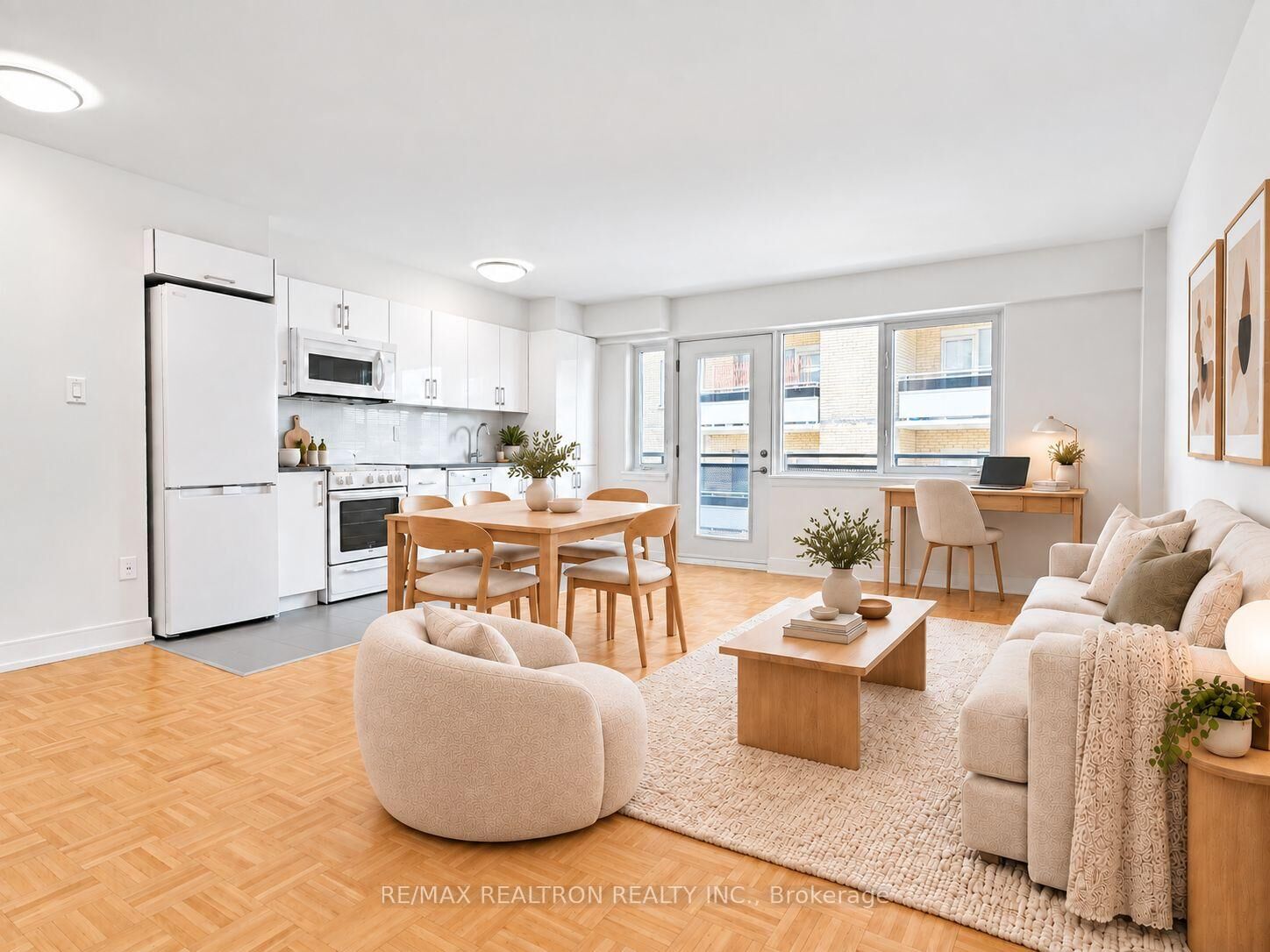 Property Photo:  95 Lawton Boulevard 307  ON M4V 1Z8 