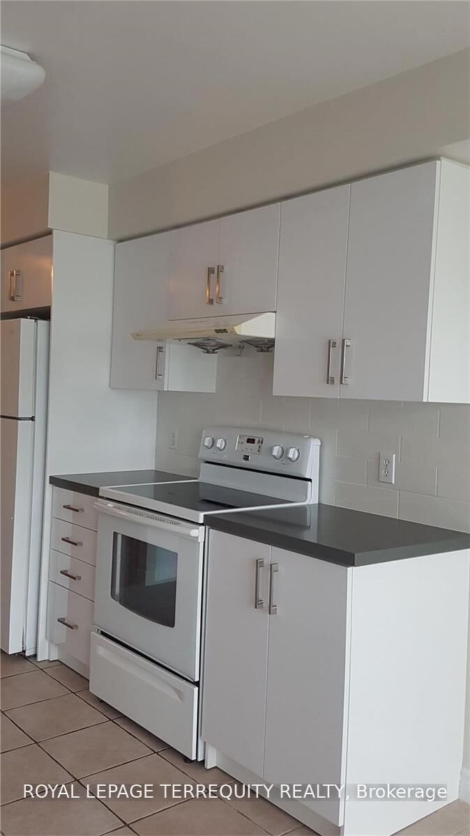 Property Photo:  18 Parkview Avenue 2607  ON M2N 7H7 