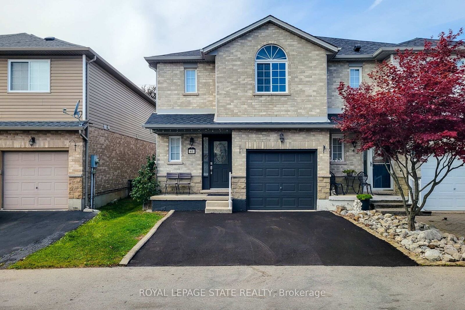 Property Photo:  41 Vennio Lane  ON L9B 2Y6 