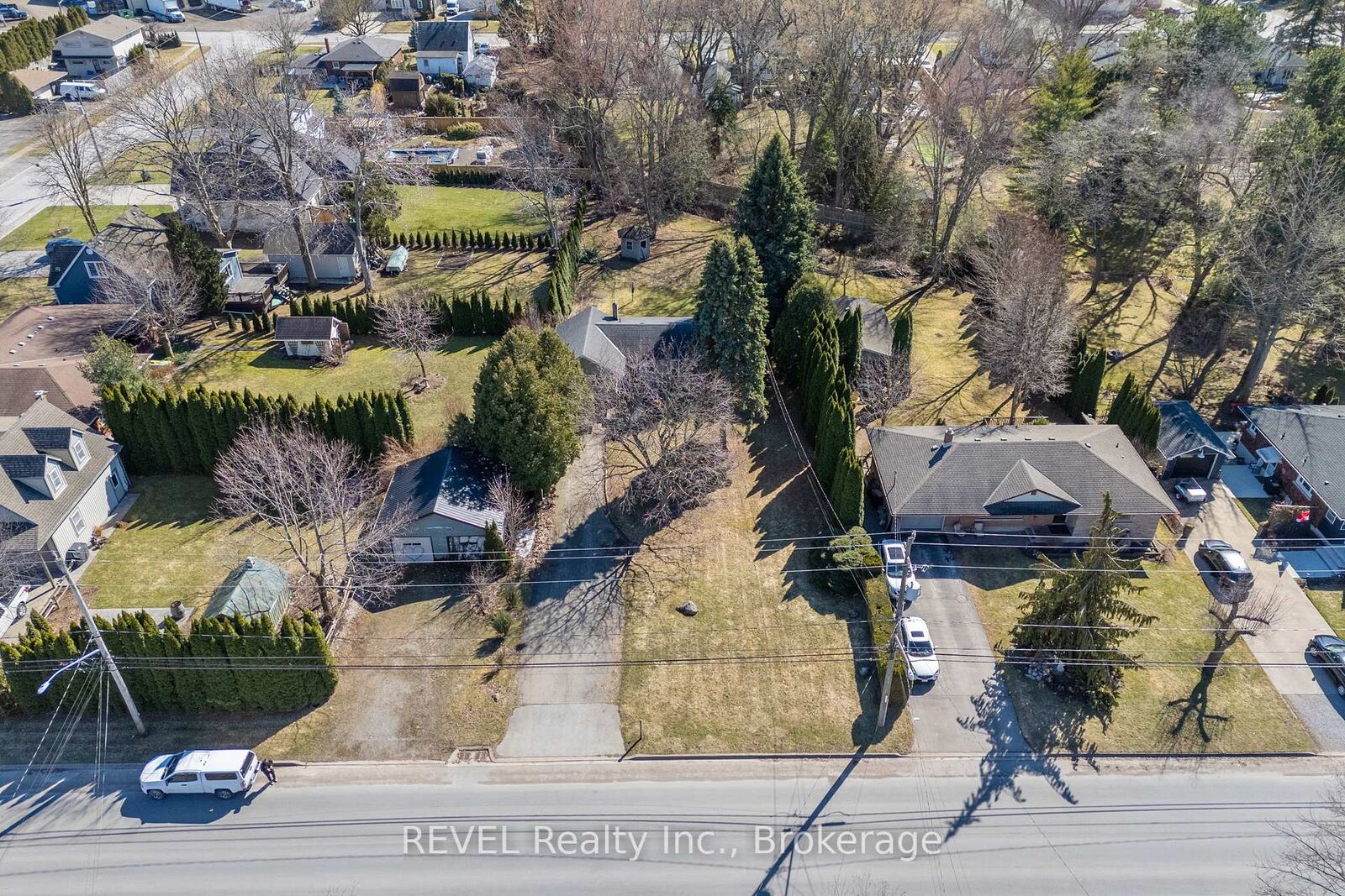 Property Photo:  639 Penner Street  ON L0S 1T0 