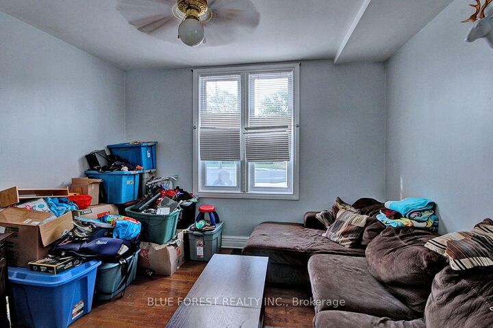 Property Photo:  28 Oxford Street W  ON N6H 1R3 