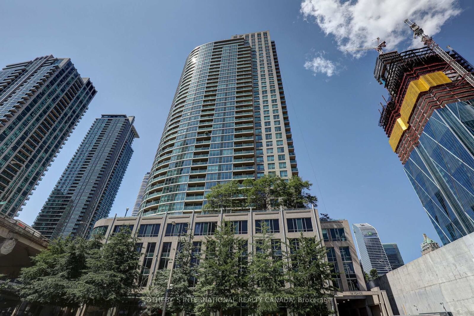 Property Photo:  18 Yonge Street 1512  ON M5E 1Z8 