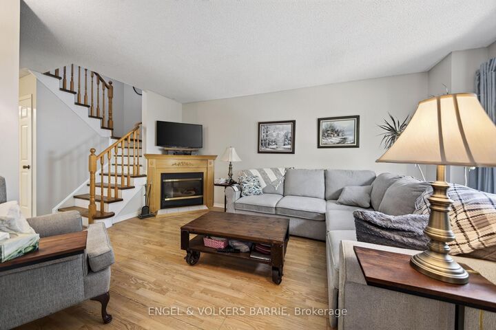 Property Photo:  78 Wallace Drive  ON L4N 7E1 