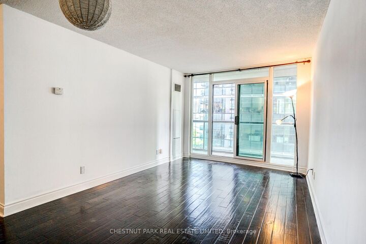 Property Photo:  30 Grand Trunk Crescent 1008  ON M5J 3A4 