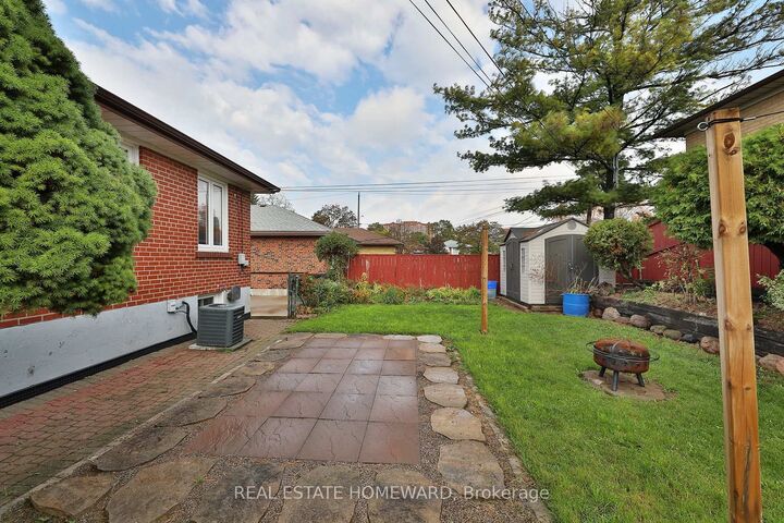 Property Photo:  36 Kim Court Lower  ON M1K 3R6 