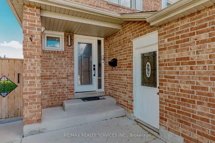 Property Photo:  2 Gervais Drive  ON L6Y 2Z2 