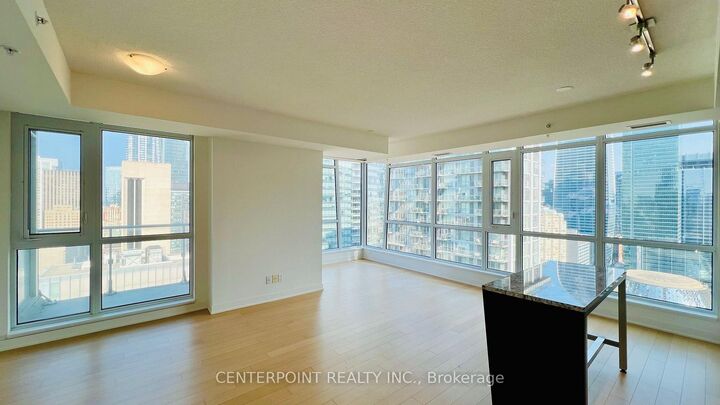 Property Photo:  199 Richmond Street W 2803  ON M5V 0H4 