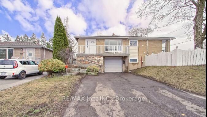 Property Photo: 676 Mountview Place ON L3Y 3P7