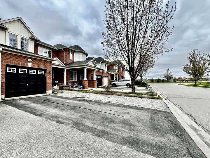 Property Photo:  906 Burrows Gate  ON L9T 0K7 