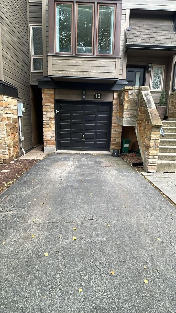 Property Photo:  1120 Queens Avenue 13  ON L6H 2B5 