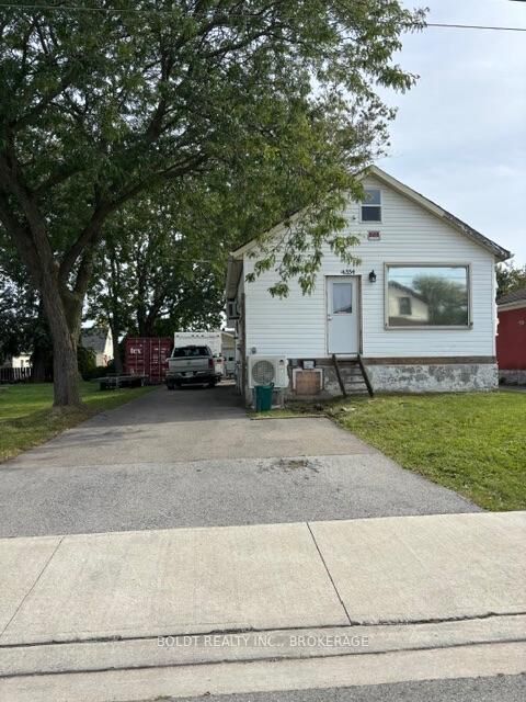 Property Photo:  4354 Third Avenue  ON L2E 4K6 