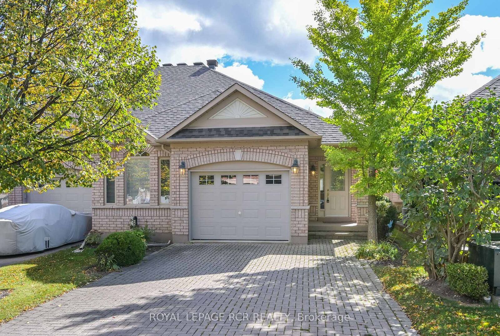 Property Photo:  13 Montebello Terrace  ON L9R 2H4 