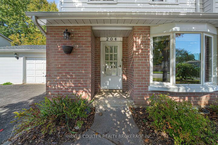 Photo de la propriété:  204 Beattie Avenue  ON L9R 1B9 