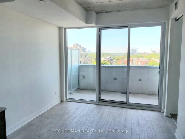 Property Photo:  30 Baseball Place 926  ON M4M 0E8 