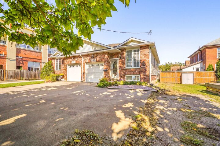 Property Photo:  142 Marlborough Street  ON N3S 7Y2 