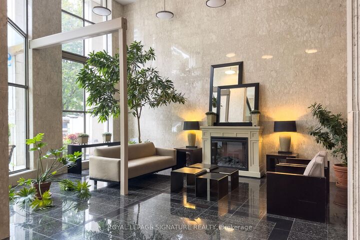Property Photo:  65 Scadding Avenue 722  ON M5A 4L1 