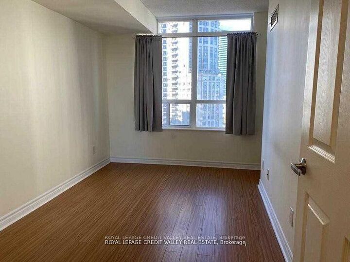 Property Photo:  3880 Duke Of York Boulevard 1204  ON L5B 4M7 