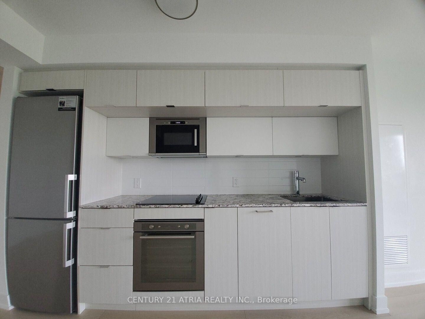 Property Photo:  585 Bloor Street E 2424  ON M4W 0B3 