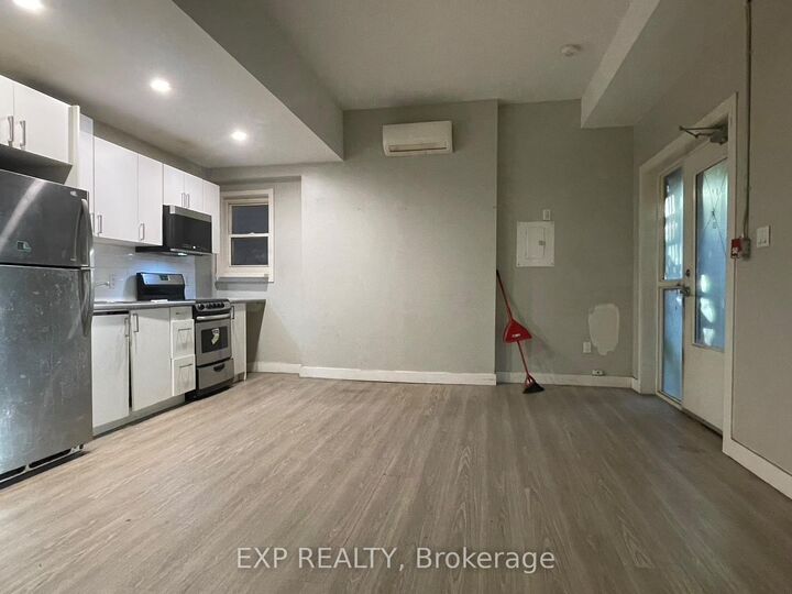 Property Photo:  70 Victoria Avenue S #9  ON L8N 2S7 