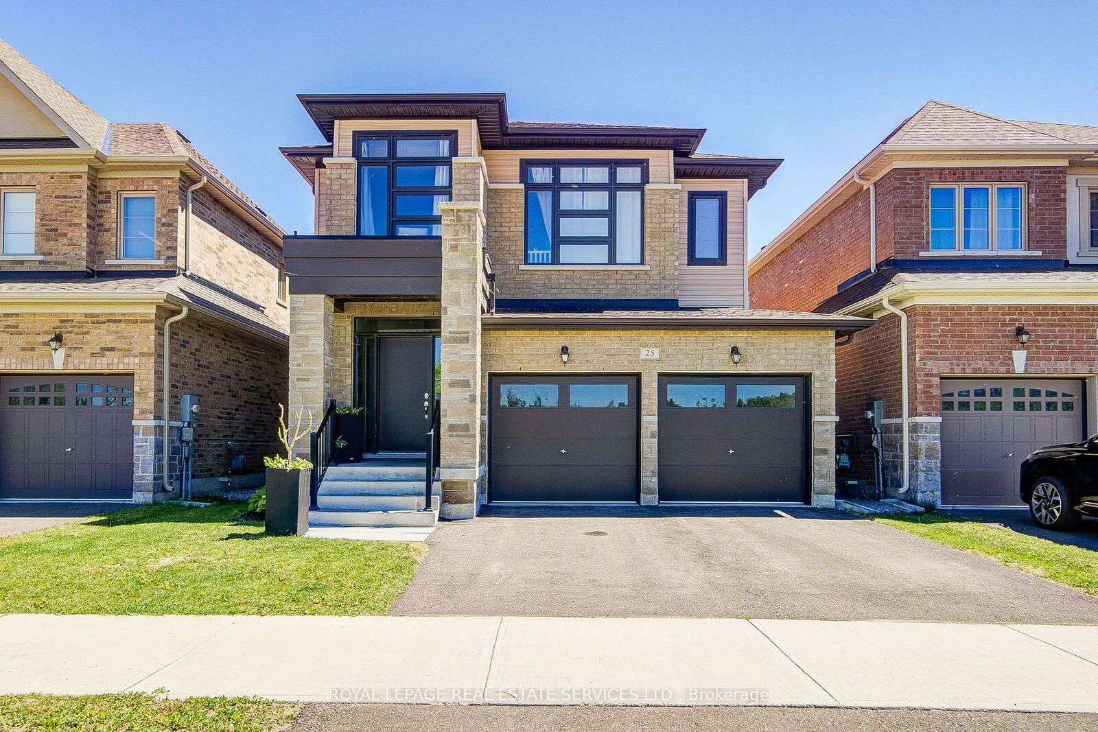 Property Photo:  25 Garrett Styles Drive  ON L4P 2E7 