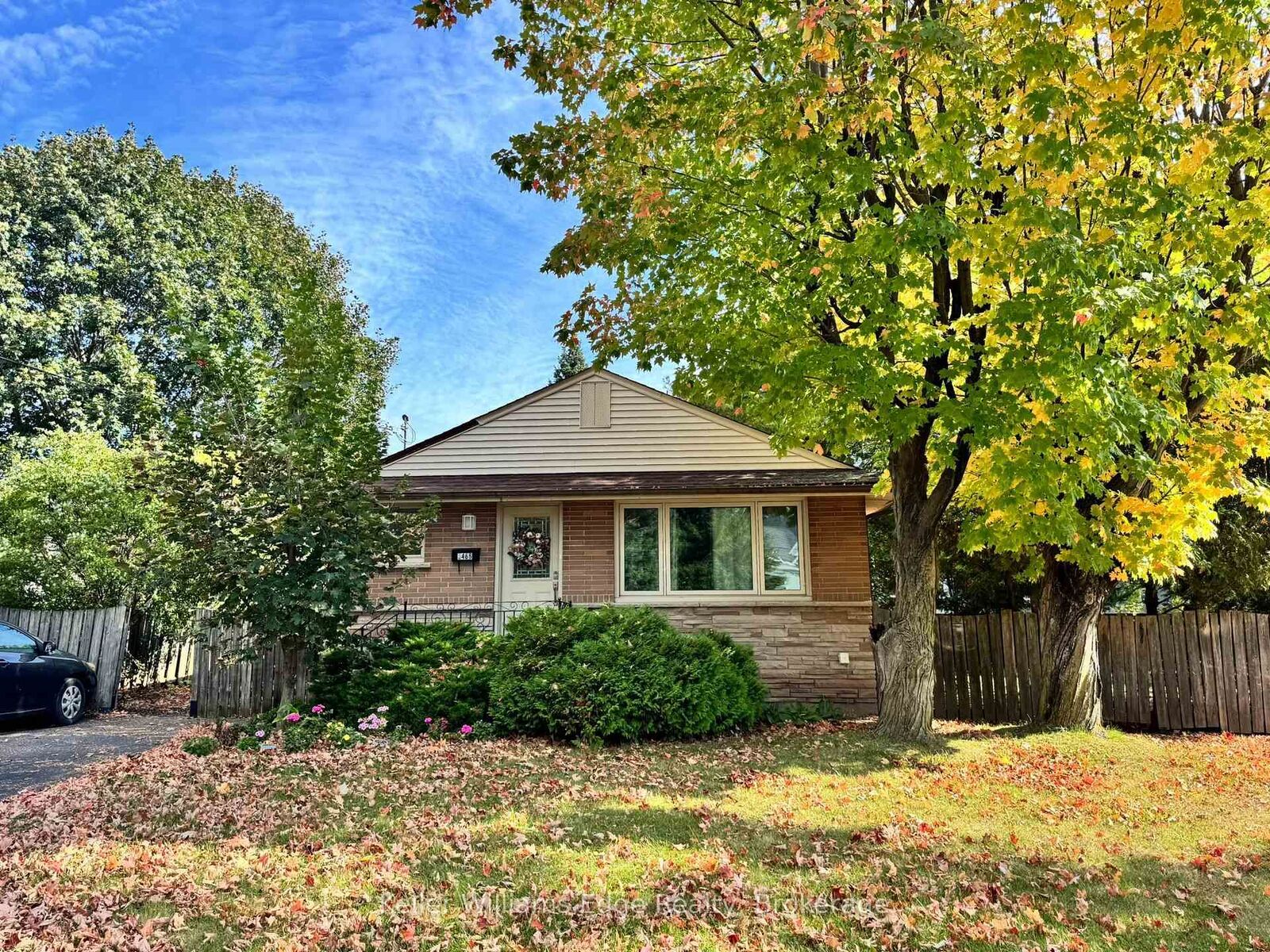 Property Photo:  5466 Randolph Crescent  ON L7L 3C5 
