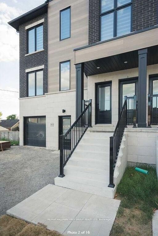 Property Photo:  180 Prince Street 3  ON L1G 4E6 