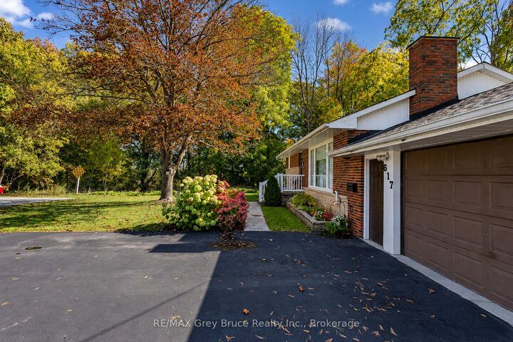 Property Photo: 617 17th Street W ON N4K 4B9
