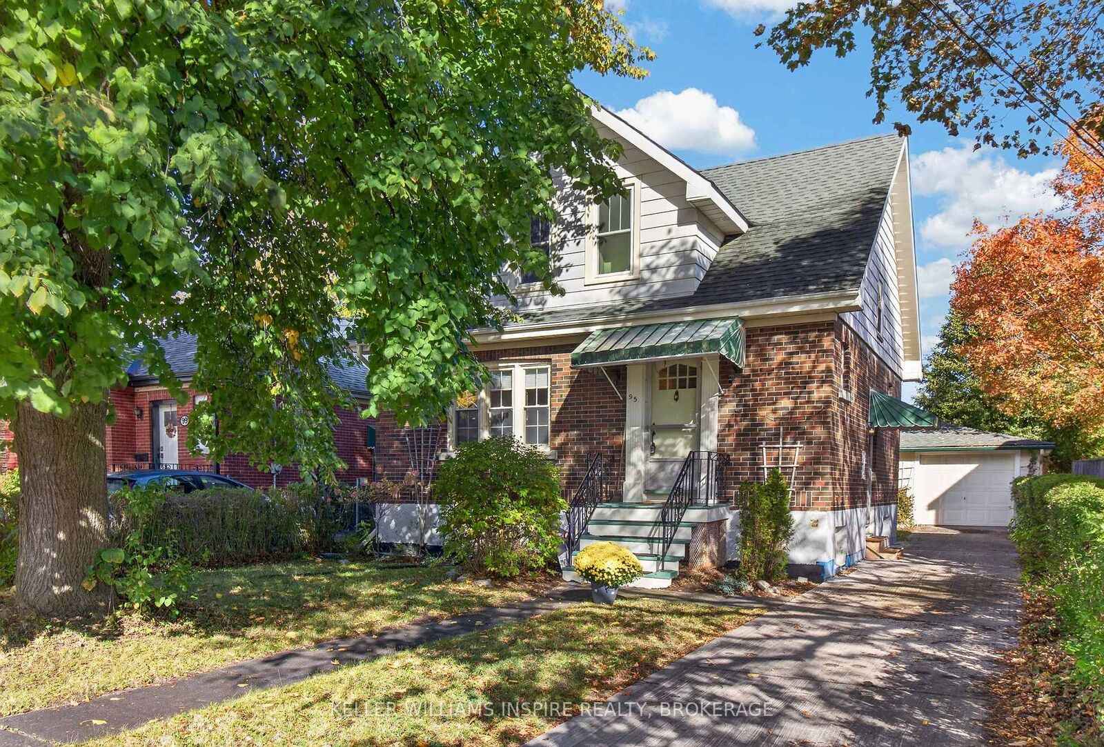Property Photo:  95 Dundas Street  ON K7L 1N5 