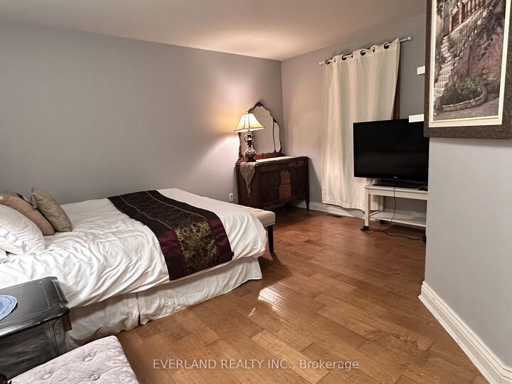 Property Photo:  3369 St Paul Avenue Ensuite 2  ON L2J 2M3 
