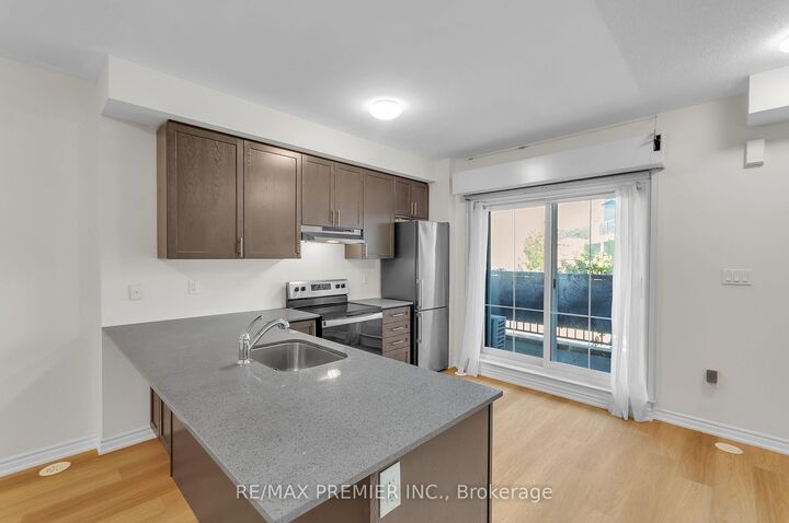 Property Photo:  480 Beresford Path 2  ON L1H 5S7 