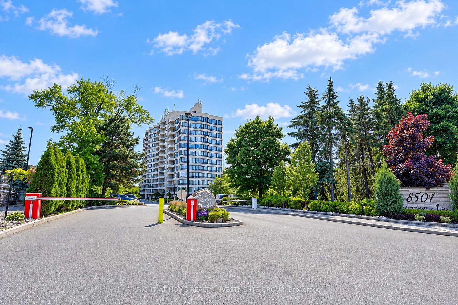 Property Photo:  8501 Bayview Avenue 606  ON L4B 3J7 