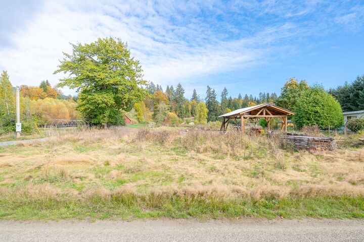 Property Photo:  6211 Ferguson Rd  BC V9Y 8L4 