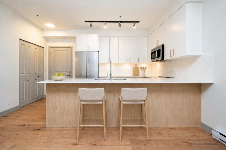 Property Photo:  6968 Royal Oak Avenue 209  BC V5J 4J2 