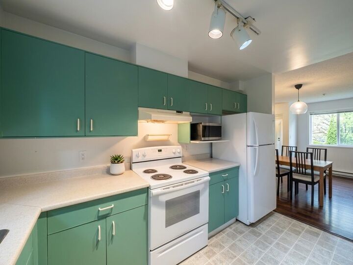 Property Photo:  3720 W 8th Avenue 203  BC V6R 1Z3 