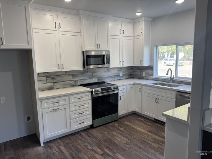 Property Photo: 429 3rd Ave. W ID 83355