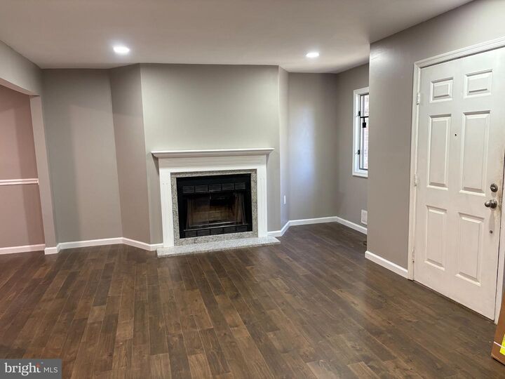 Property Photo:  5 Tudor Court  NJ 08628 