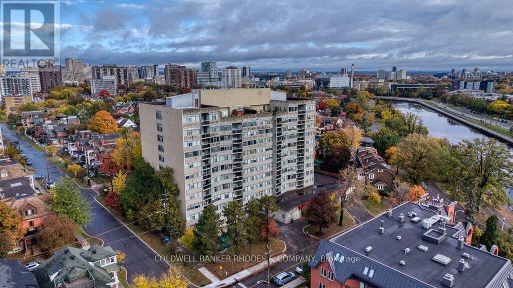 Property Photo: 60 McLeod Street 405 ON K2P 2G1