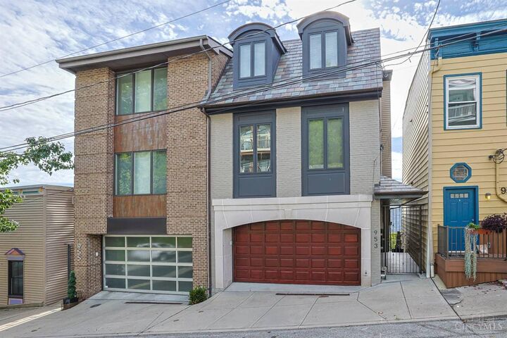 Property Photo: 953 Hill Street OH 45202