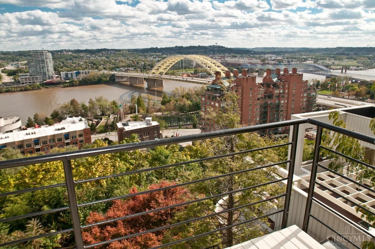 Property Photo:  919 Riverview Place  OH 45202 