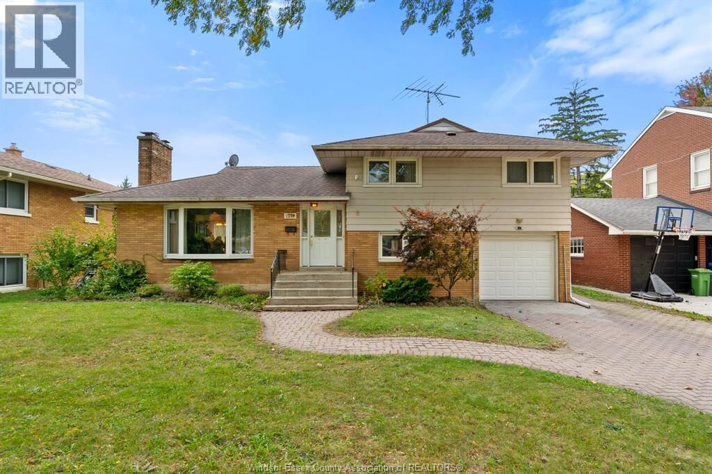 Property Photo:  2759 Rockwell Boulevard  ON N9E 2A2 