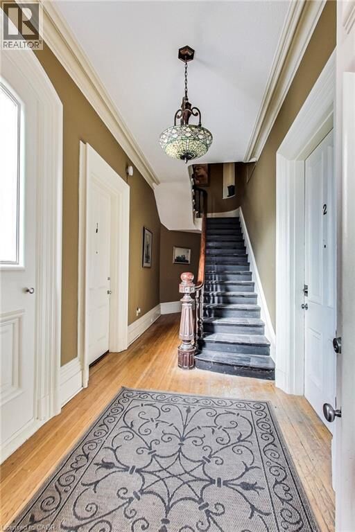 Property Photo:  102 West Avenue South 4  ON L8N 2S3 