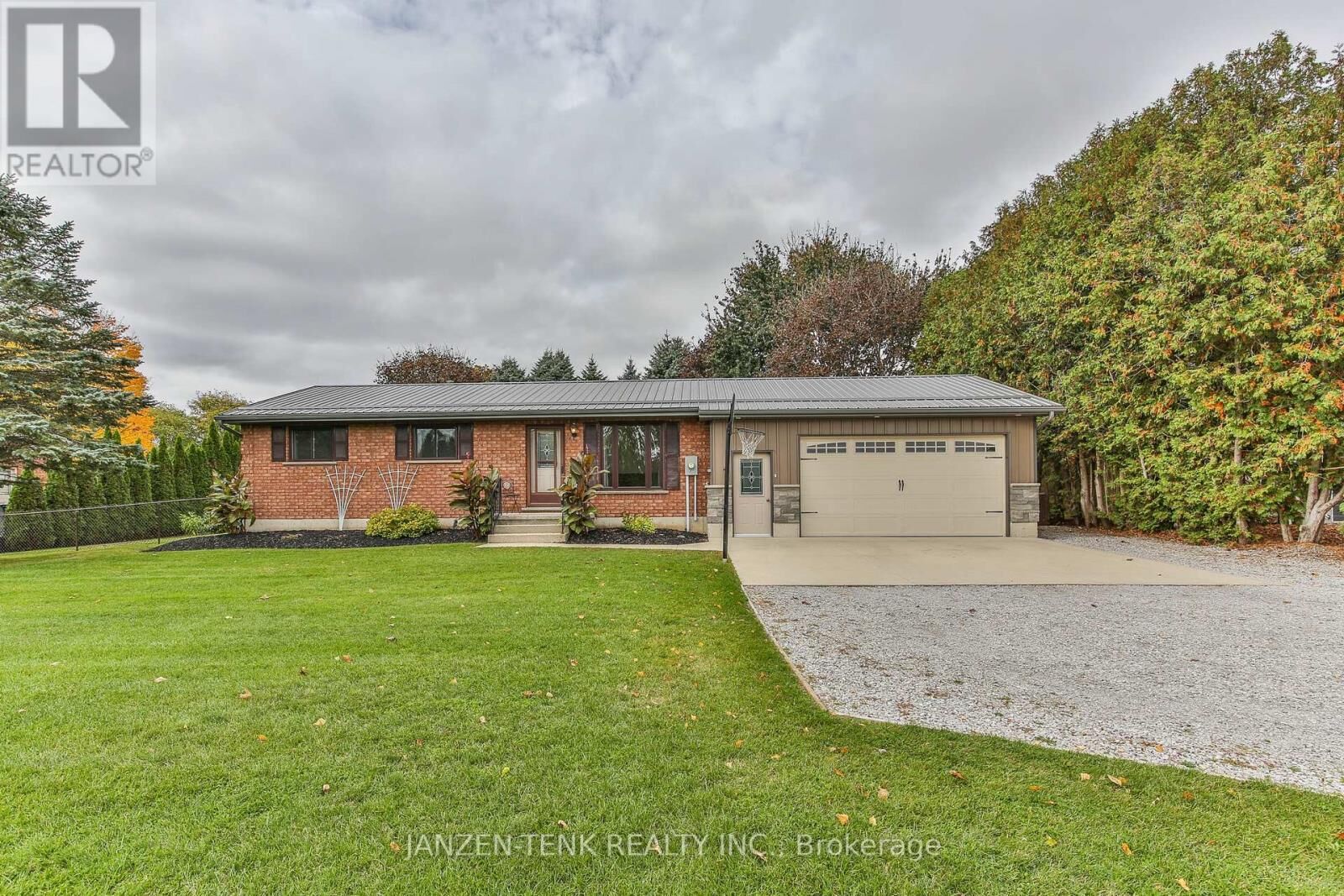 Property Photo: 401 19 Highway ON N4G 4G9