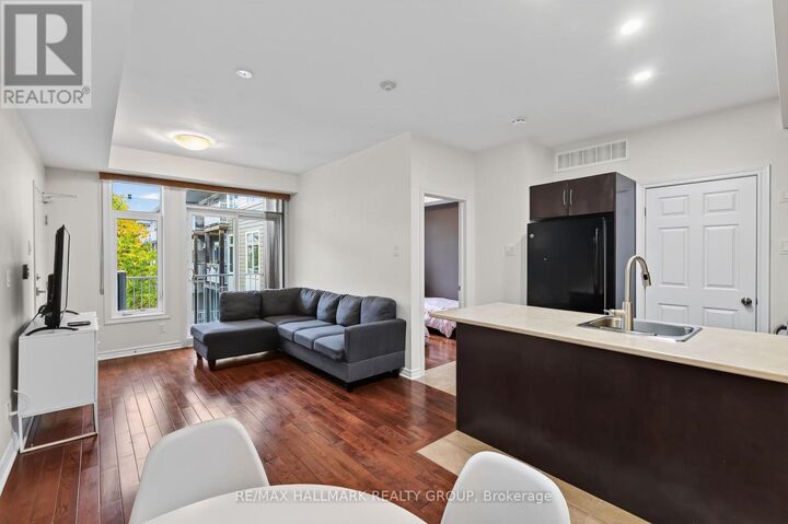 Property Photo: 318 Everest Private D ON K1G 4E3