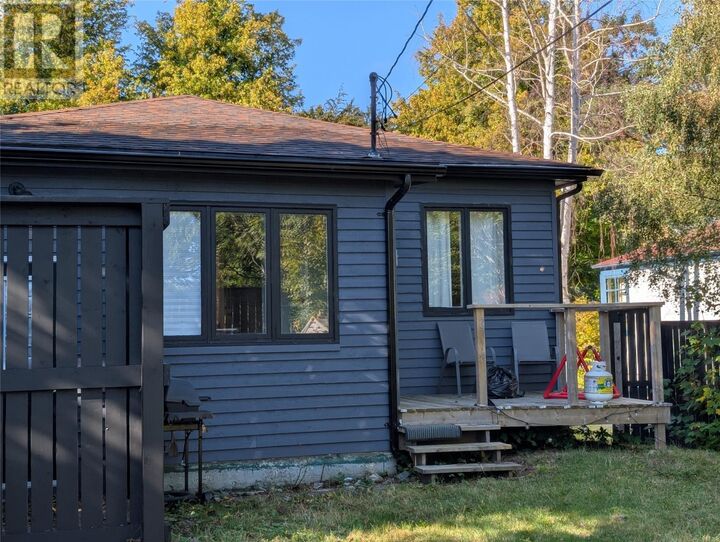 Property Photo:  6 Elm Place  NL A1B 2S5 