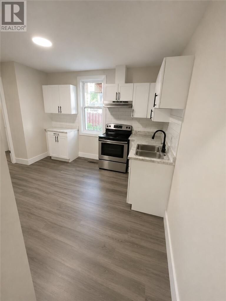 Property Photo:  139 Bloor Street Unit# 1  ON P3C 2K8 