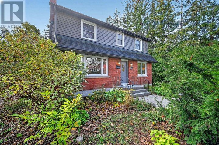 Property Photo:  140 Begonia Avenue  ON K1H 6E4 
