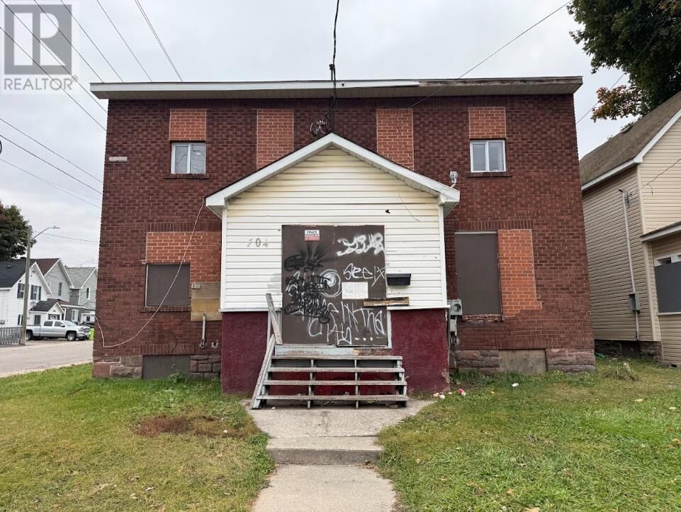 Property Photo:  104 Albert St E  ON P6A 2J1 