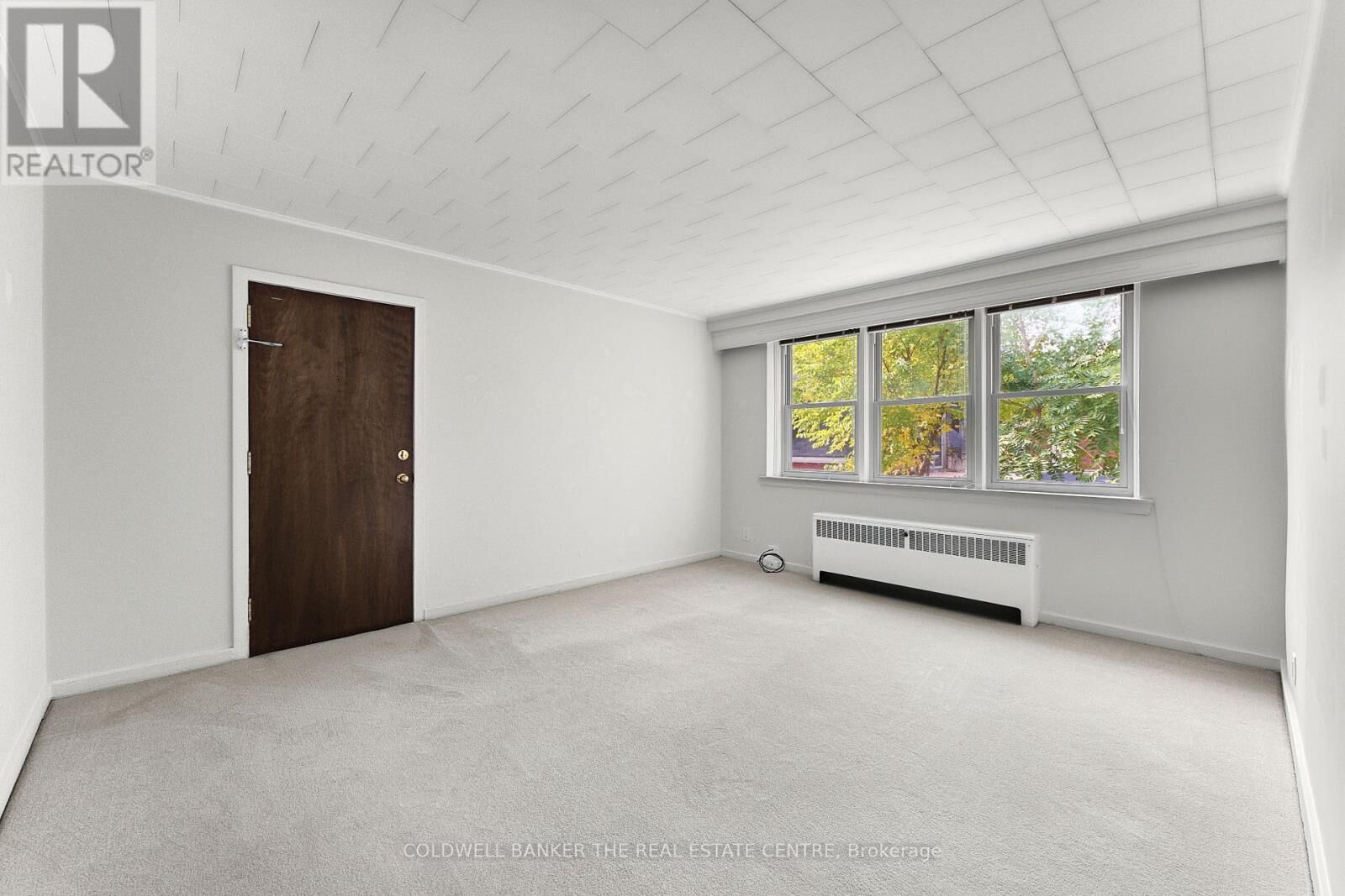 Property Photo: 4 Robinson Street 9 ON L8P 1Y5